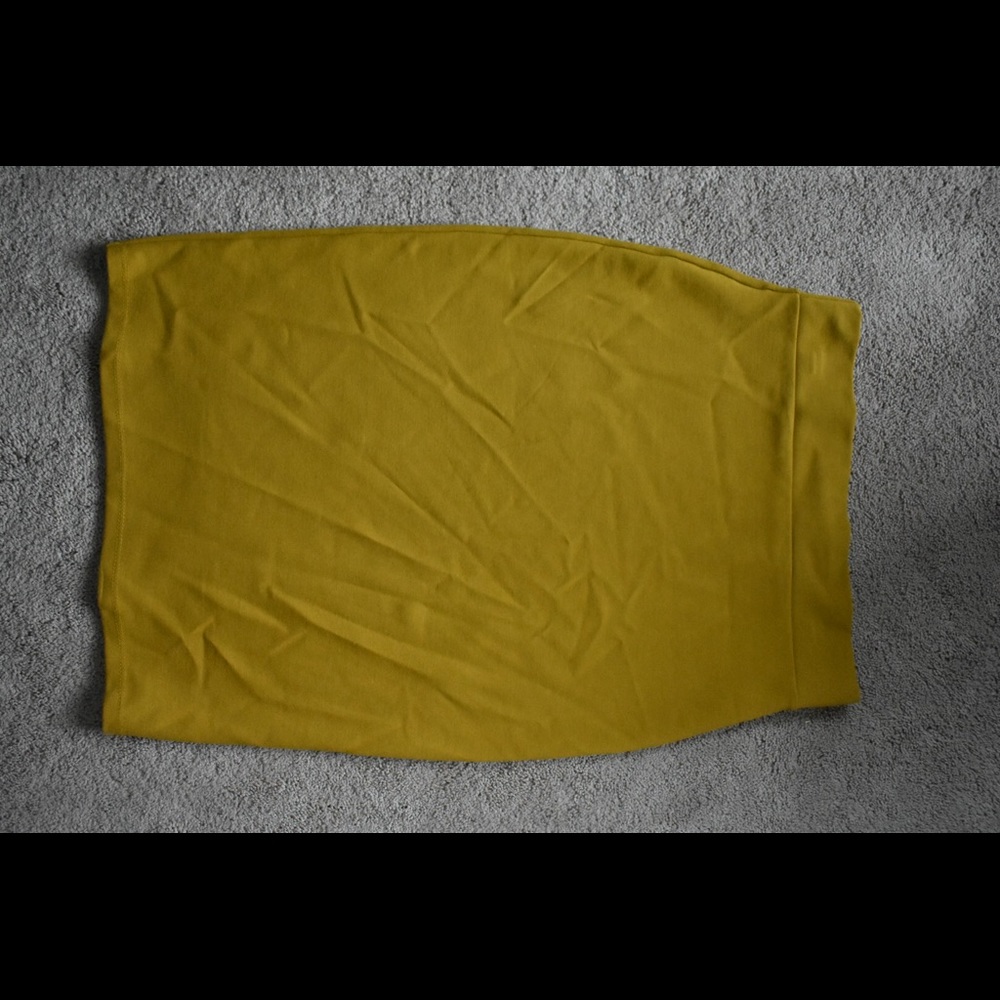 High waisted elastic pencil skirt